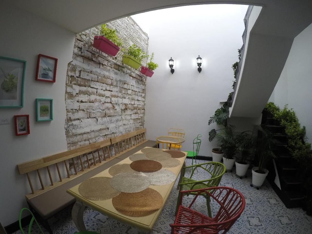 Nomad Hostel Меделин Екстериор снимка
