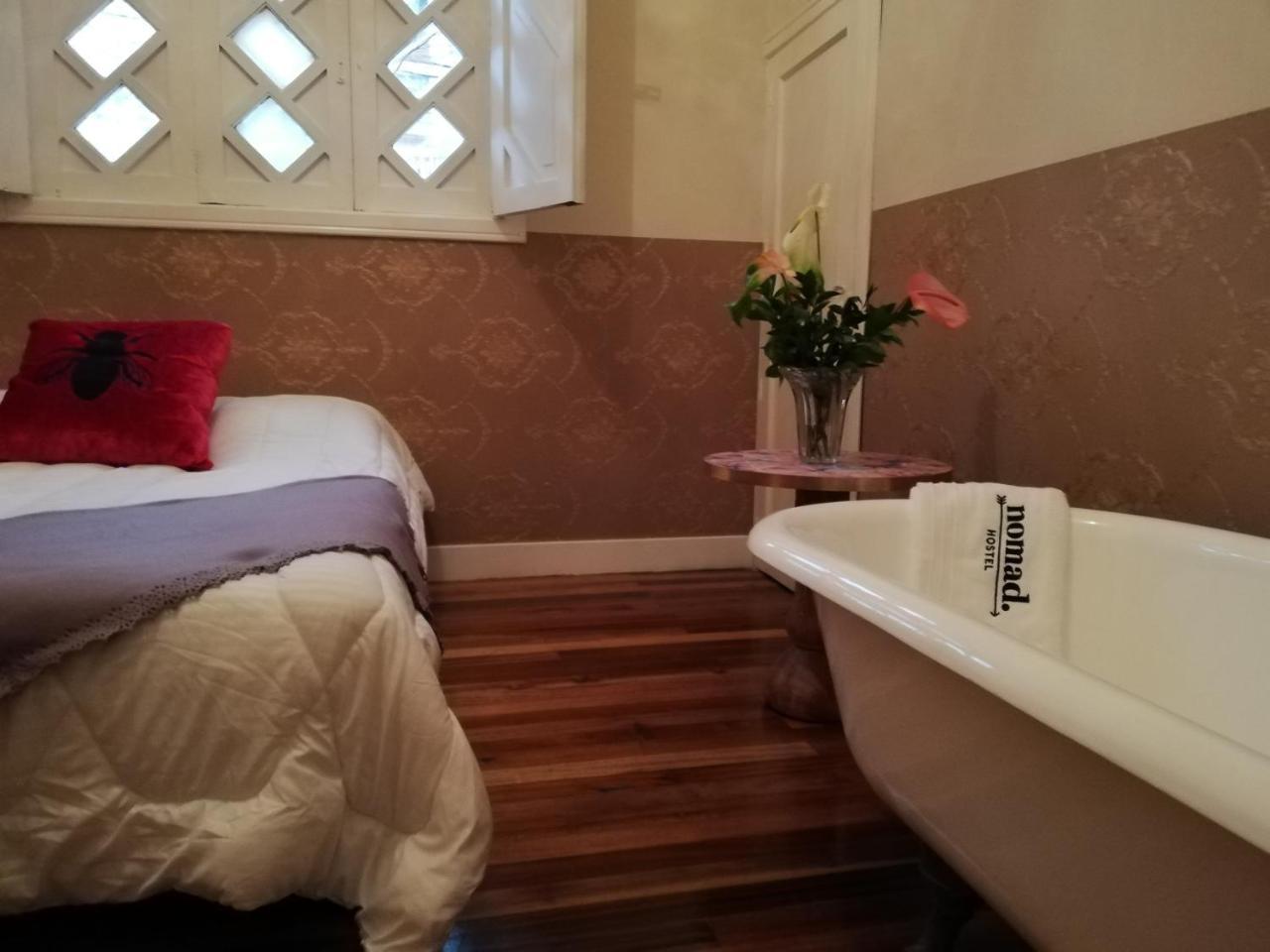 Nomad Hostel Меделин Екстериор снимка
