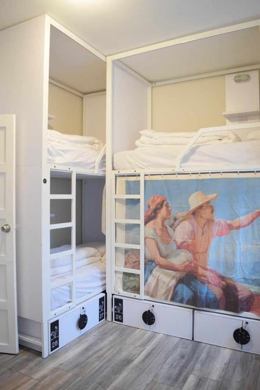 Nomad Hostel Меделин Екстериор снимка