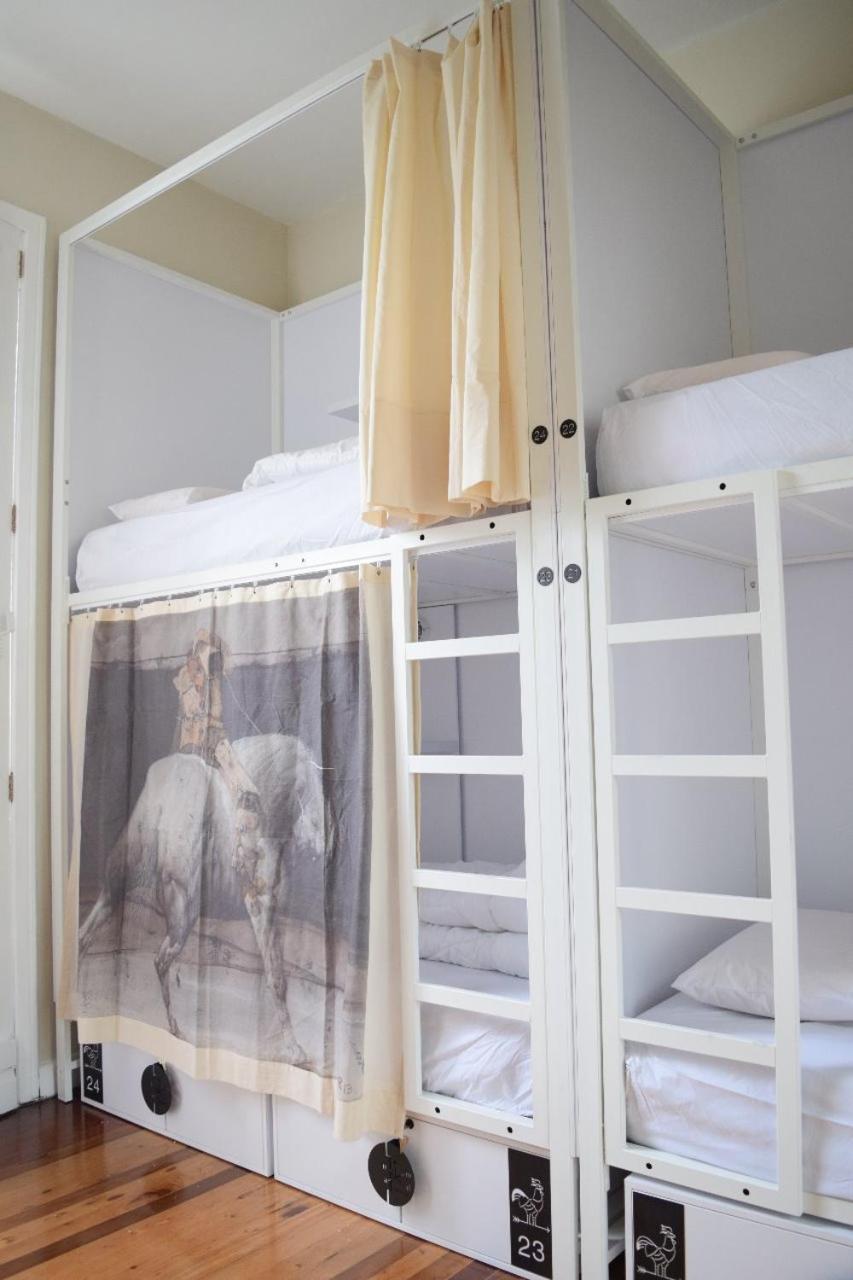 Nomad Hostel Меделин Екстериор снимка